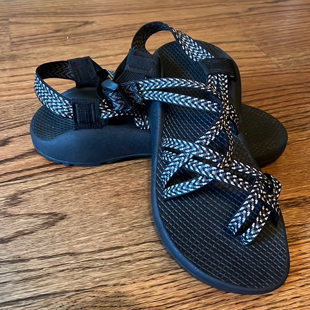Women’s Chaco ZX sandals in Black/White/Gray checked print. Size 7